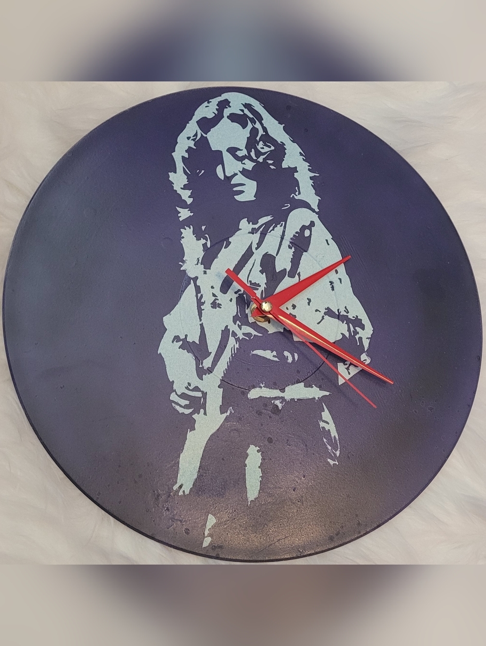 Bonnie Raitt Singer Vintage-Inspired Navy Wall Clck/Lght Blue Portrait/Red Hands